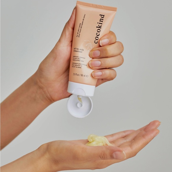 Oil to milk cleanser by Cocokind - Picture 2 of 2